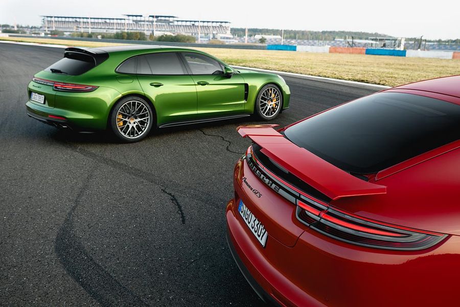 New GTS models: two athletes join the Porsche Panamera family